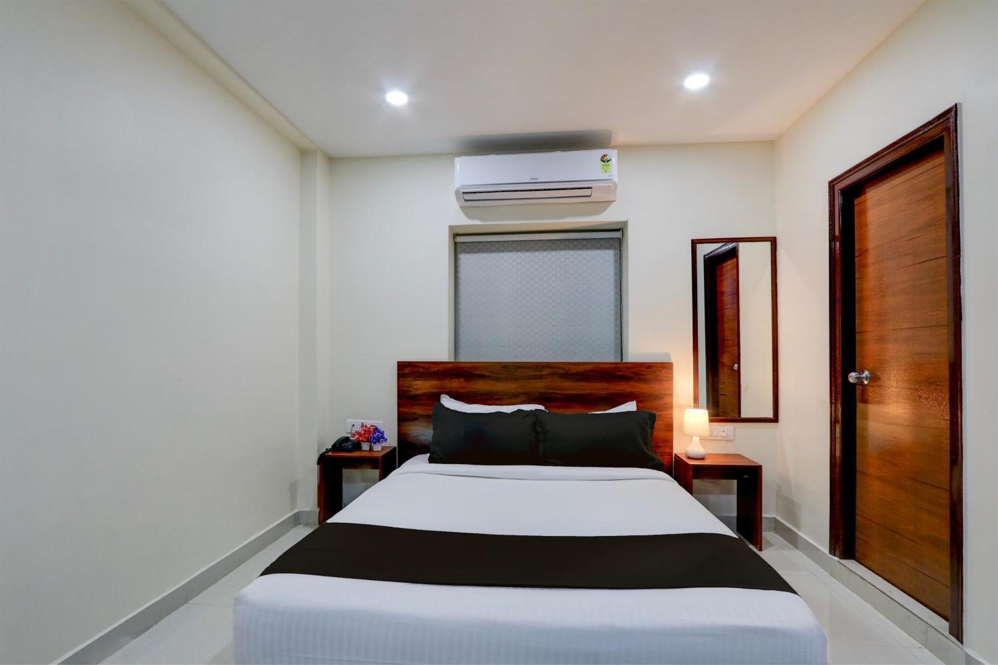 Super Townhouse The Cinco Bliss Near Ikea, Wells Forgo, Kims, Care Hospitals Hotel Hyderabad Exterior photo